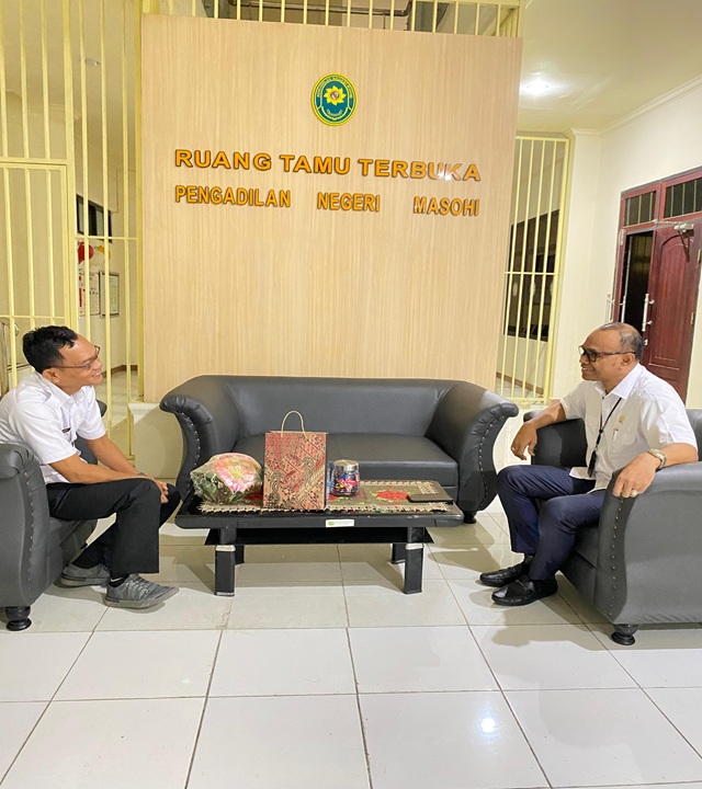 SILAHTURAHMI KEPALA RUTAN DI PENGADILAN NEGERI MASOHI 2